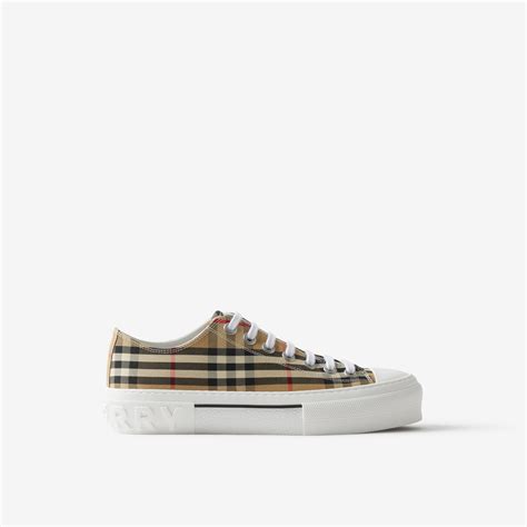 Burberry sneakers voor dames koop je online bij de Bijenkorf